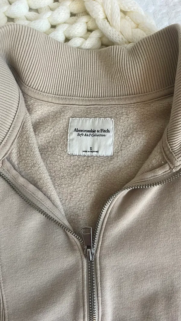 Abercrombie Crewneck - Image 3