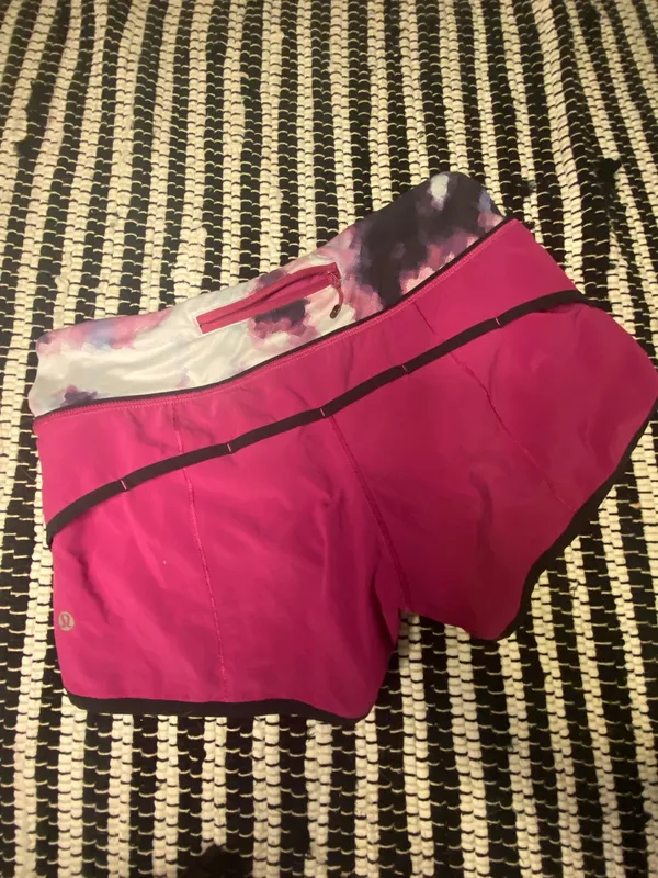 Lululemon Speed Up Shorts - Image 4