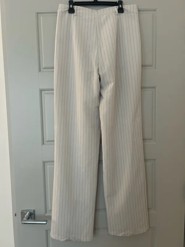 Princess Polly Titius Pants White Pinstripe Size 4 - Image 2