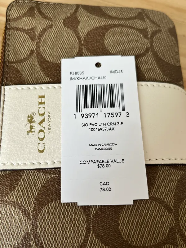 Coach Wristlet - Image 4