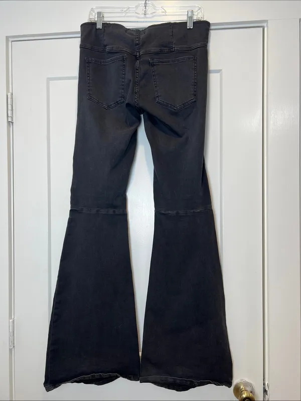 Free People Penny pull on Black/dark grey Flare Jeans size 29 - Image 6