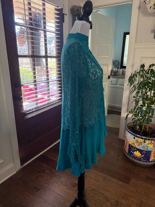Free People NWOT Elegant Teal Lace High-Low Tunic - Image 4