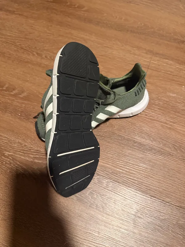 Adidas Women’s Sneakers - Image 2