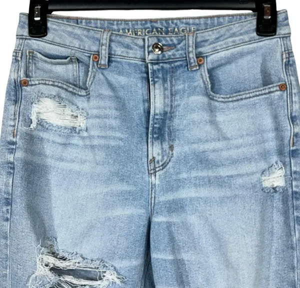 American Eagle SZ 8 Highest Rise Mom Jeans Distressed Rips Chewed Hem Light Wash - Image 2
