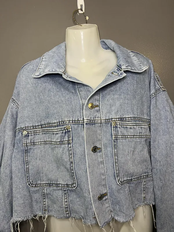 ZARA Denim Jacket Womens Small Cropped Raw Hem Oversized Pockets Button Front - Image 2