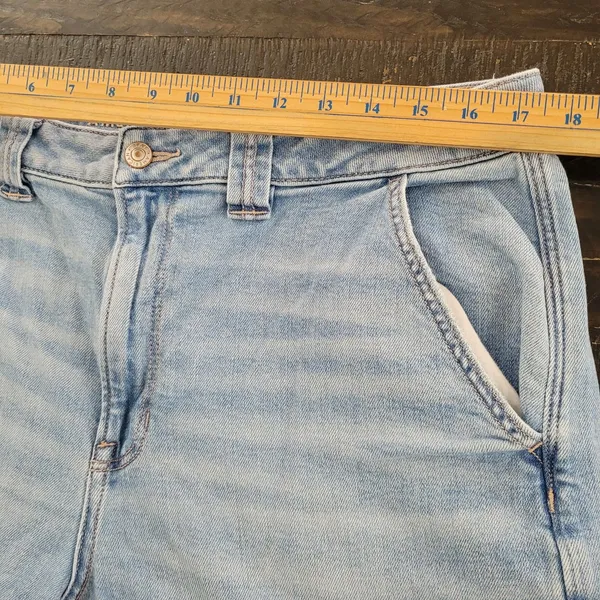 American Eagle Super High Rise Light Wash Cargo Baggy Wide Leg Jeans Womens 14 - Image 6