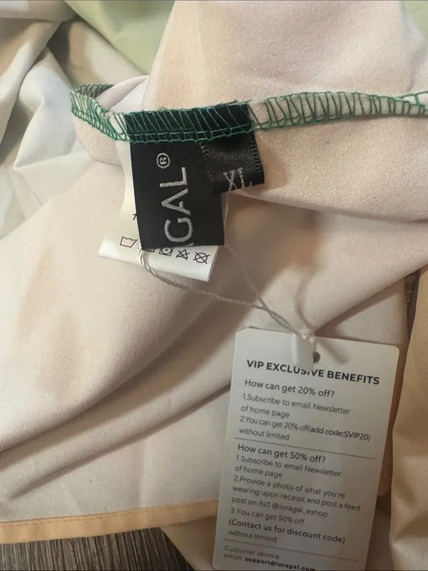 Elegant Green Ombre Maxi Dress with Bishop Sleeves - Image 6