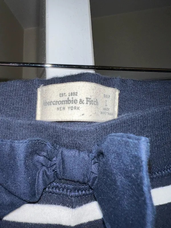 Vintage Y2K Abercrombie & Fitch Navy and White Striped Henley Sleep PJs - Image 8