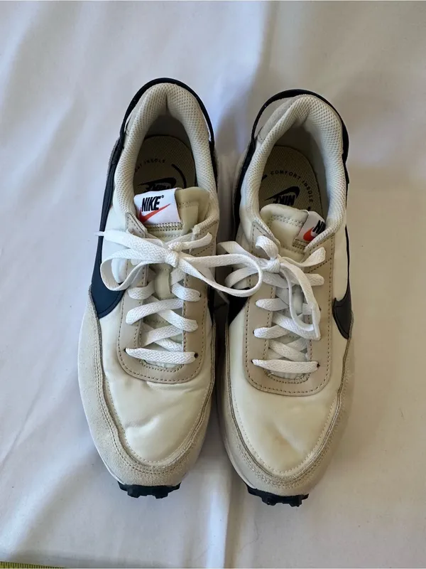Nike Women's Cream and Black Retro Runner - Image 2