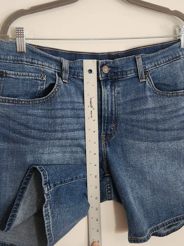 Levi's Womens Medium Wash Denim Jean Shorts Size 33 - Image 7