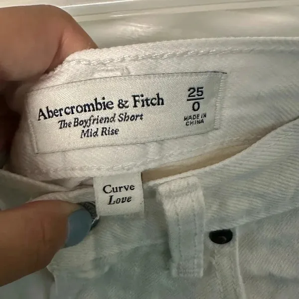 Abercrombie Curve Love The Boyfriend Short White Distressed Denim Size 25 - Image 2