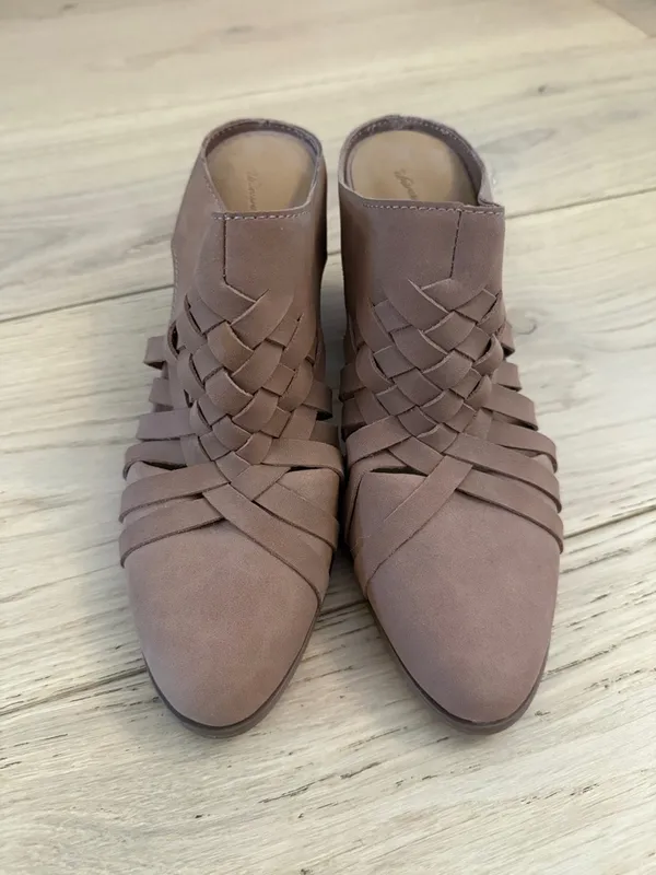 Universal Thread woven heeled slip on mules - Image 2