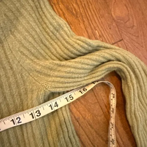 Abercrombie & Fitch green slim crewneck ribbed sweater small - Image 6