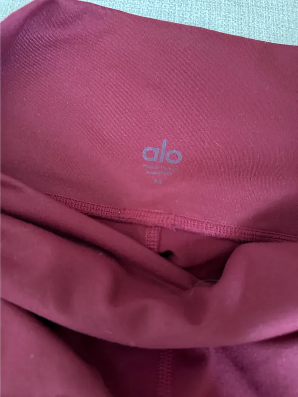 Alo Yoga Leggings - Image 2