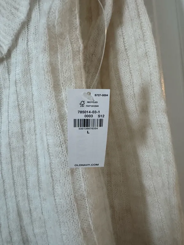 Old Navy White sweater - Image 3