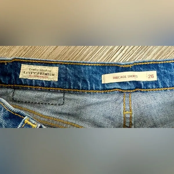 Levis Button Fly Denim Shorts I2 - Image 3