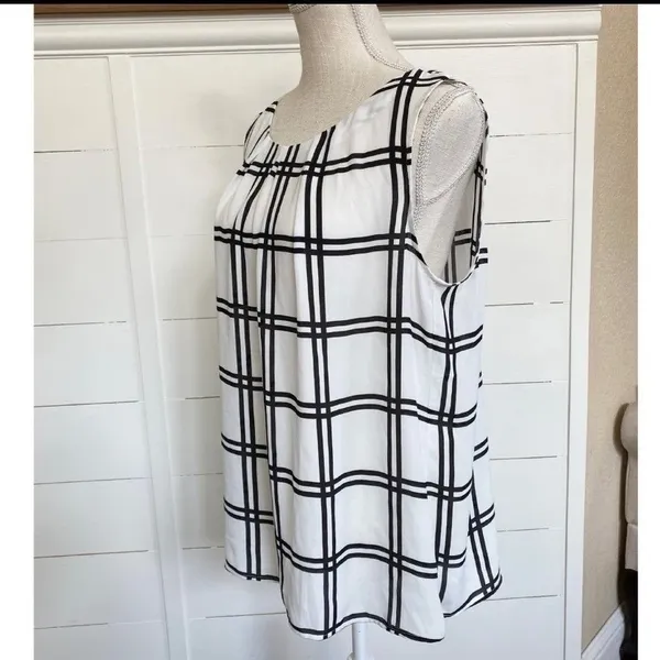 LOFT Women's Windowpane Pleated Dressy Sleeveless Blouse -‎ L EUC - Image 4