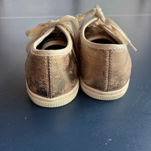 Fossil Gold Metallic Shimmer Statement Sneakers Lace Up Comfort Shoes Size 7 - Image 7