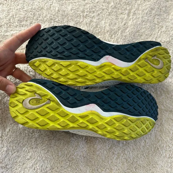 Olukai Wailuku Women’s Athletic Shoes size 7.5 white lagoon color - Image 7