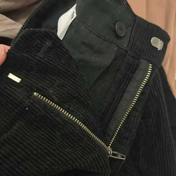 UNIQLO wide leg corduroy black high rise pants size 4! - Image 6