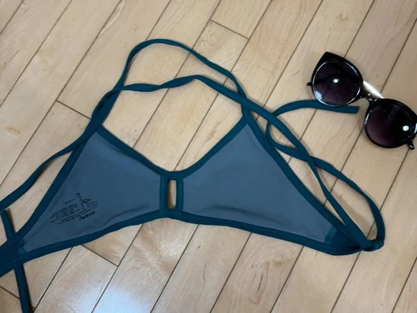 Jolyn Jade Green Vent Style Bikini Swimsuit Top Size Small - Image 4
