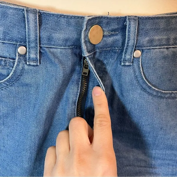 ✨ Princess Polly‎ Women’s Distressed Denim Shorts 2 - Image 3