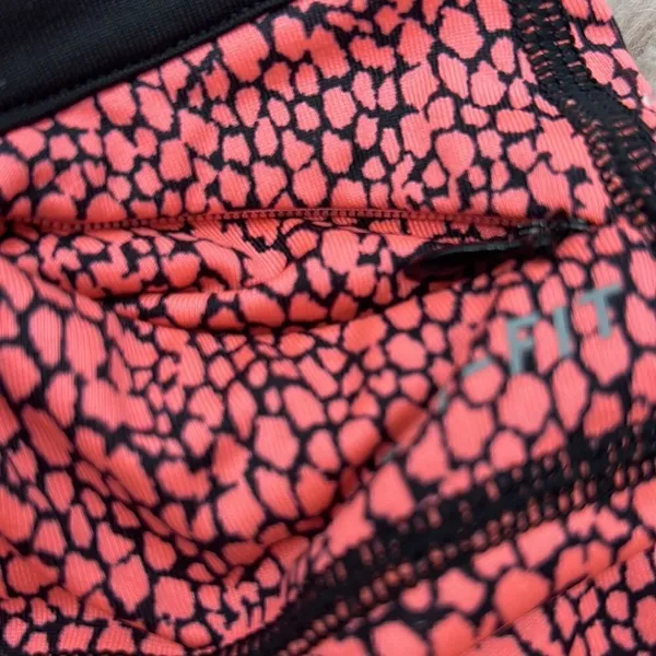 Nike crackle print medium Capri length leggings - Image 6