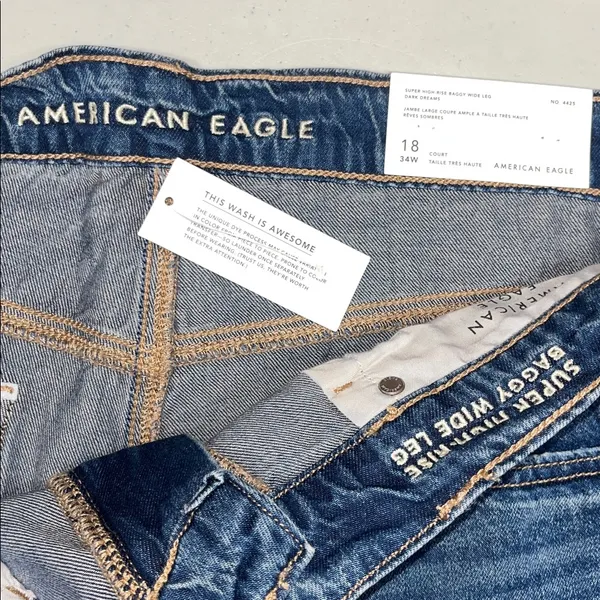 American Eagle NWT Size 18 Short Blue Denim Super High Rise Baggy Wide Leg Jeans - Image 4