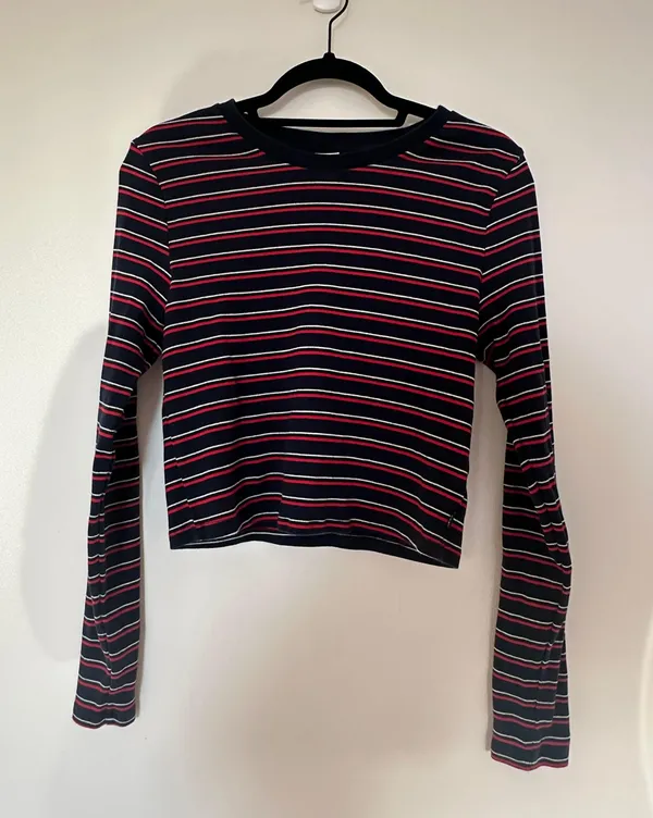 Aritzia TNA Ribbed Cropped Long sleeve - Image 8