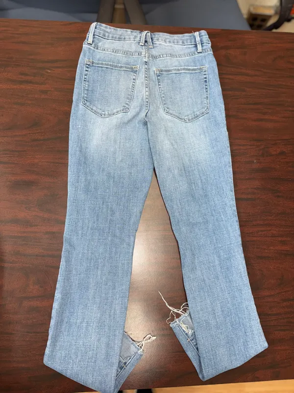 Good American Raw High-Low Hem Light Wash Jeans Size 4/27 - Image 4
