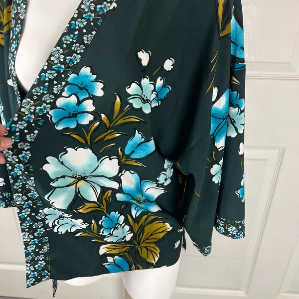 Loft mixed floral kimono wrap *no sash belt* - Image 6