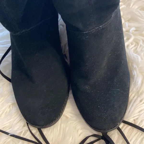 Toms Boots Size 11 Excellent Condition Color Black Heel 3” Stable Leather - Image 7