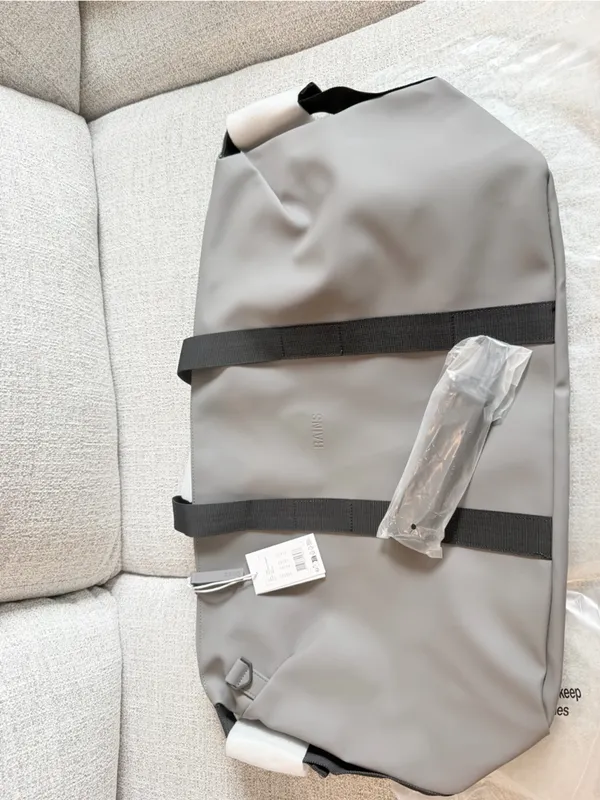 NWT Rains Hilo overnight Weekend Bag medium size in grey waterproof - Image 10