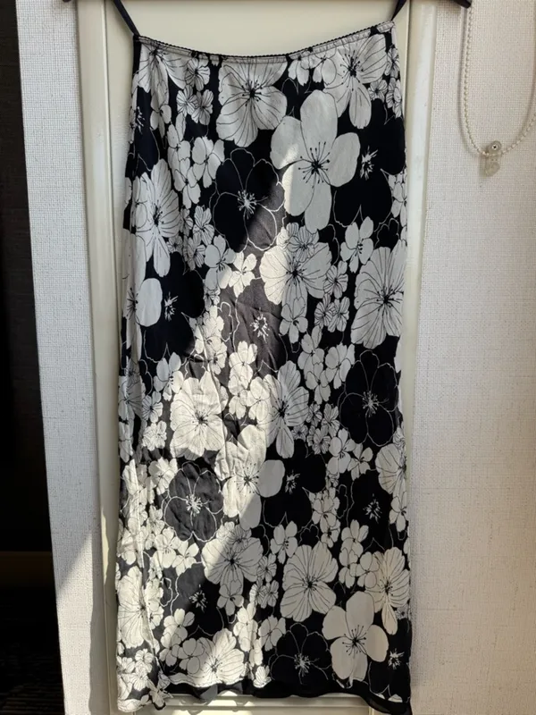 Vintage Y2K silk Express Black Slip Skirt with White Floral Print XS - Image 2