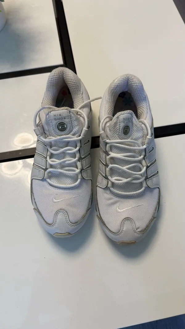 Vintage Nike Shox NZ "White Metallic Silver" - Y2K Aesthetic - Women's Size 9 / EUR 40.5 - Image 5