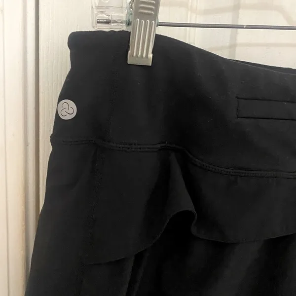 Zella Ruffle Back Performance Skort in Black - Image 2