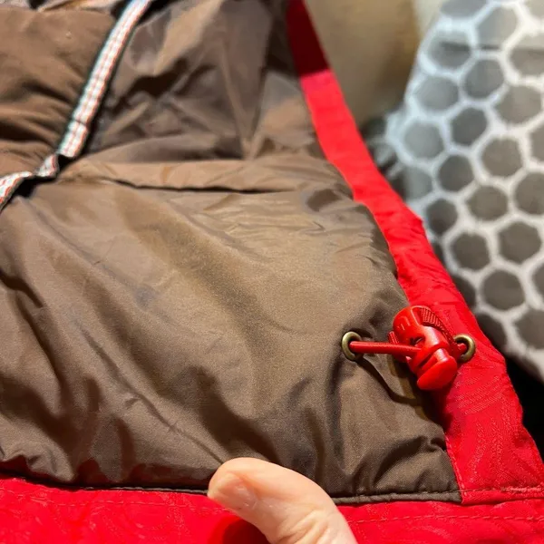 Burton Red Ski Jacket with Hood and Relaxed Fit - Image 14