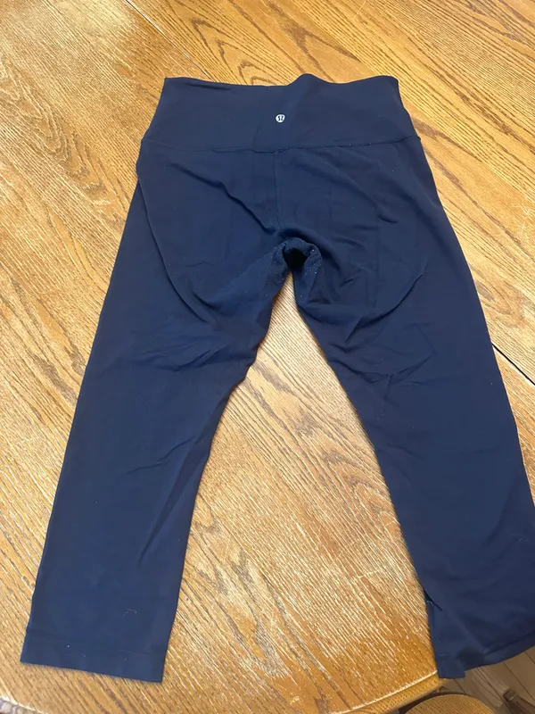 Navy Blue Cropped Leggings - Image 4