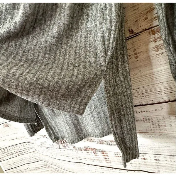 Juicy Couture Vintage Ribbed Long Sleeve Pullover Sweater Heather Gray Sz Medium - Image 4