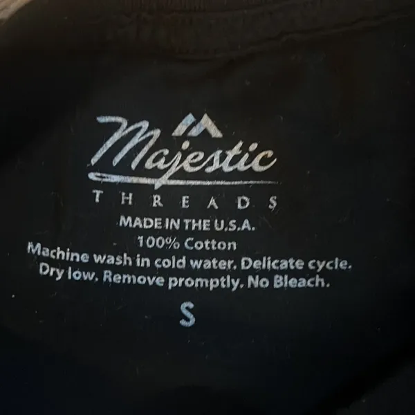 Majestic threads/athletic women’s cropped Atlanta Braves size SM mint condition - Image 3