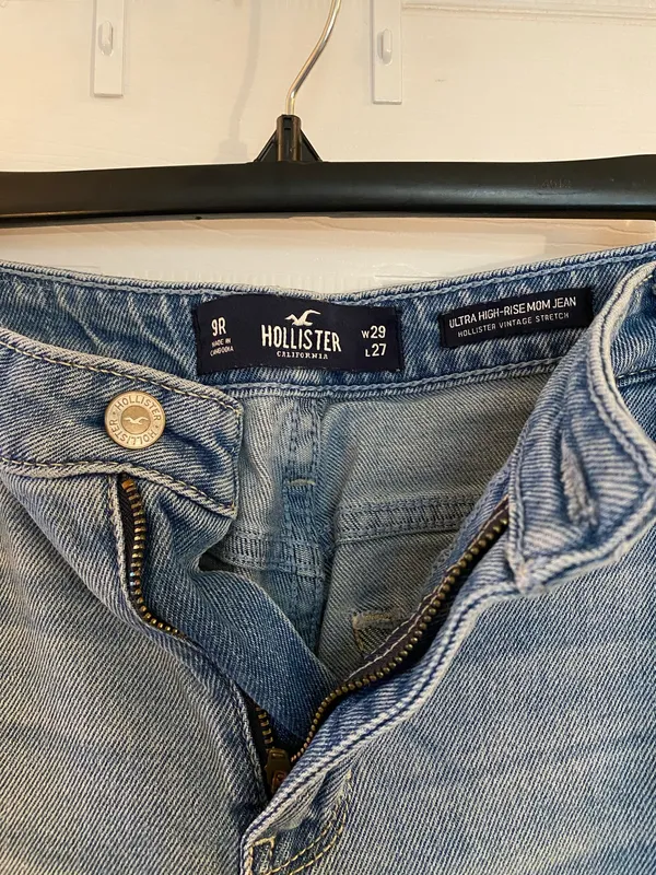 Hollister Jeans - Image 4