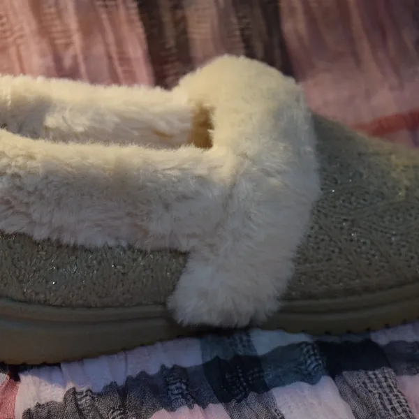 Skechers Cozy Lite Sparkle Knit Slippers, Tan, Size 6 - Image 6