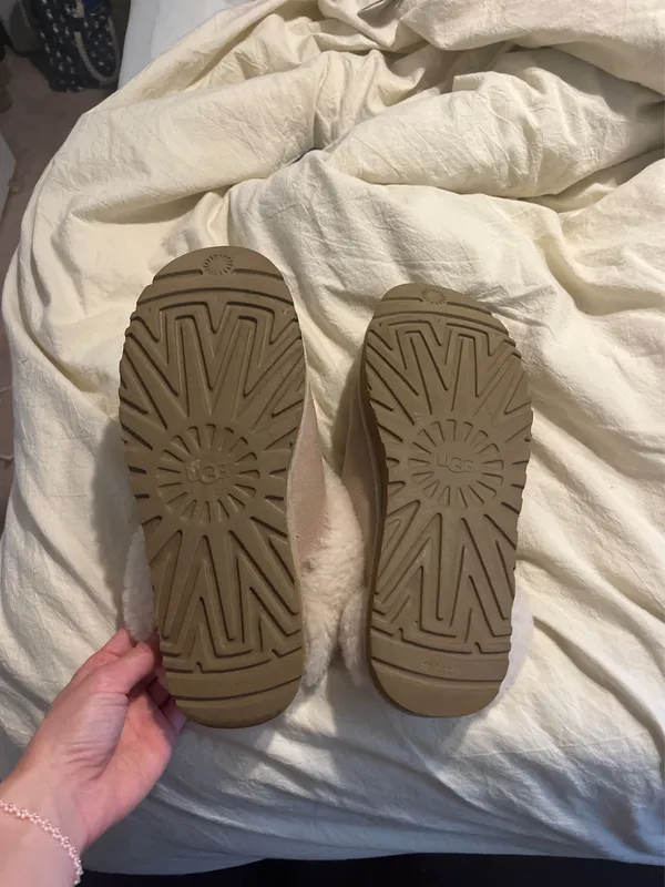 UGG Slippers - Image 3