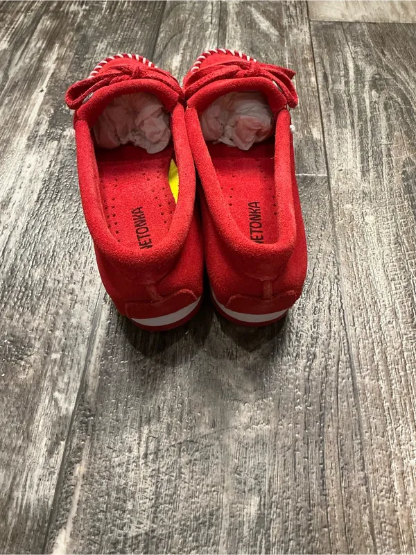 Minnetonka Red Suede Moccasin with Fringe Bow Size 5 - Image 13