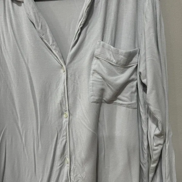 Eberjey soft pajama shirt  Size small  - Image 4