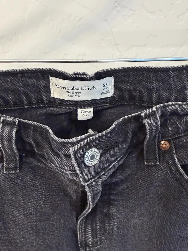Abercrombie Jeans - Image 2
