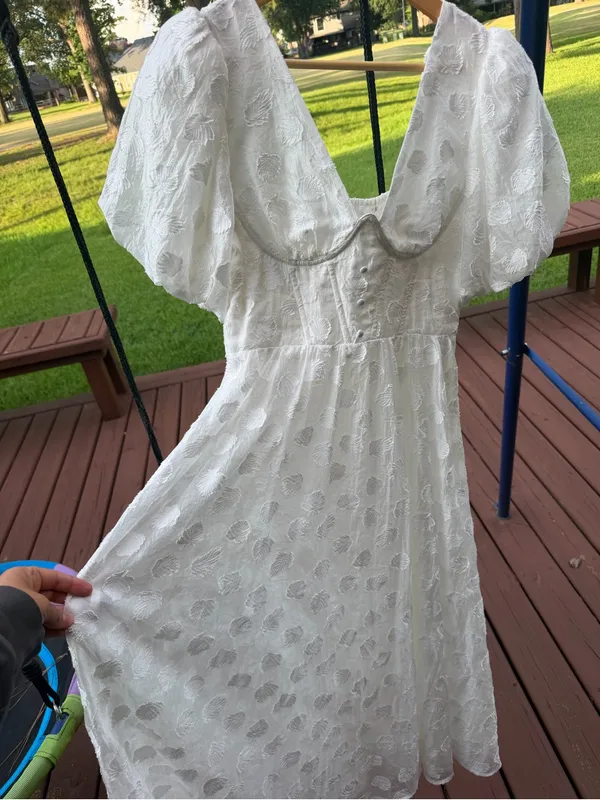 ASTR THE LABEL Sandy White Burnout Polka Dot Puff Sleeve Midi Dress Size S - Image 3