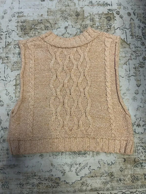 Urban Outfitters Sweater Cropped - Image 4