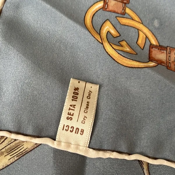 Gucci silk scarf excellent cond - Image 3