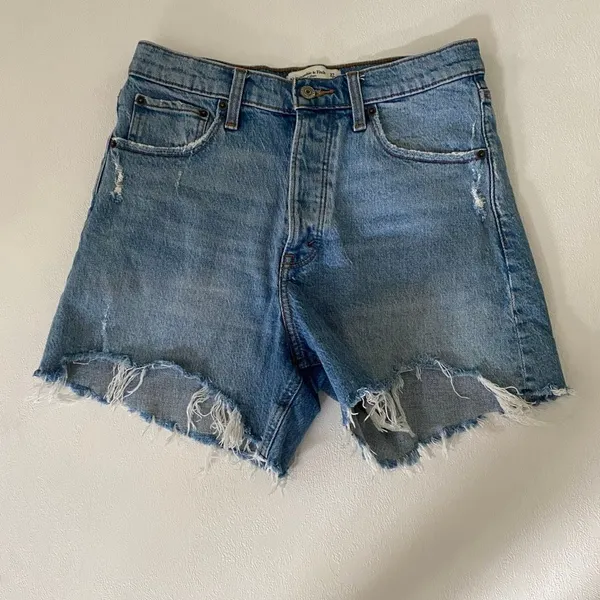 Abercrombie & Fitch Dad Shorts Size 27/4 High Rise Distressed Denim Cutoff - Image 2